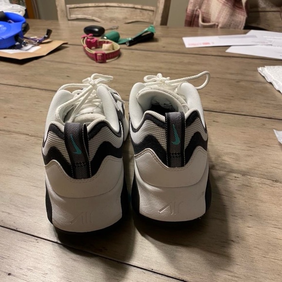 Nike Air Max in Dusty Cactus Size 8.5 Like New - Picture 2 of 4